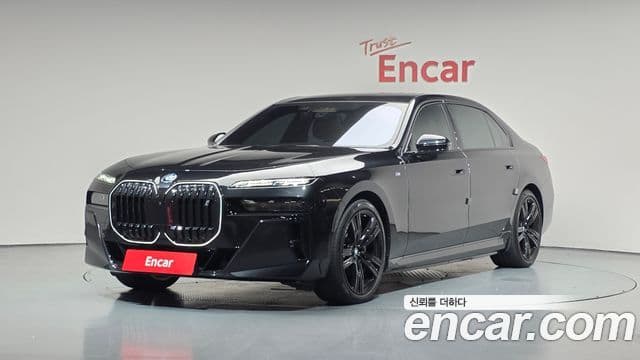 BMW i7 2024 — ფოტო 15/32