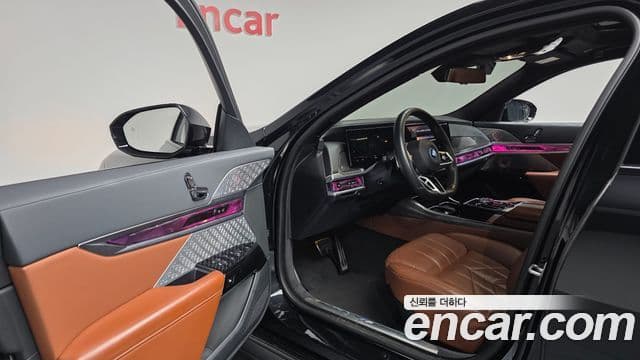 BMW i7 2024 — ფოტო 23/32