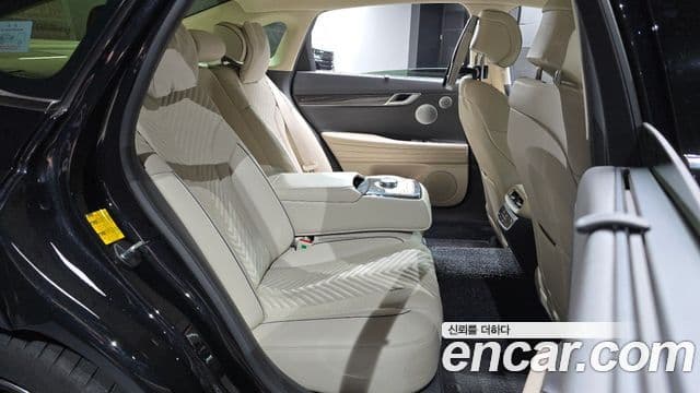 Genesis Electrified G80 2023 — Şəkil 11/20