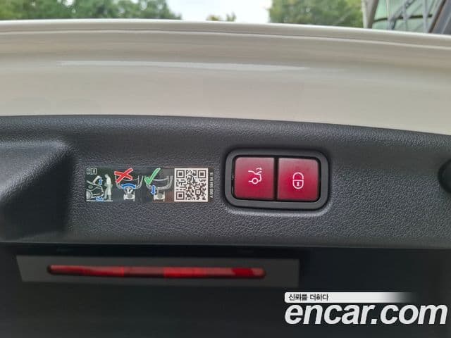 Mercedes-Benz C-Class 2025 — Şəkil 14/18