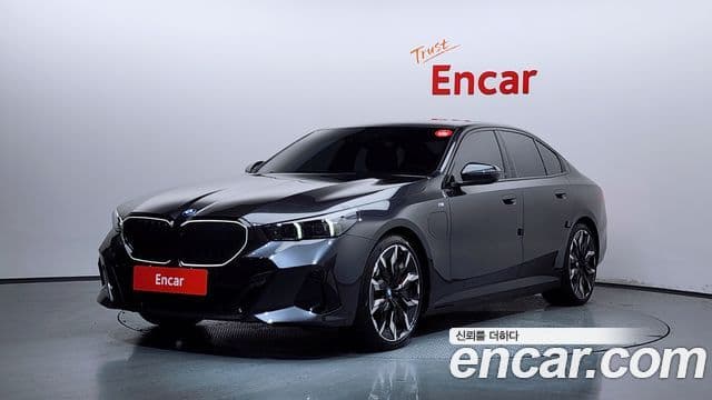 BMW 5 Series, 2025
