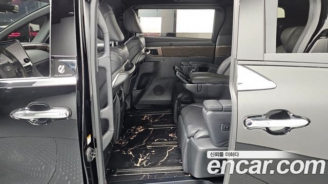 Toyota Alphard 2024 — Şəkil 12/20