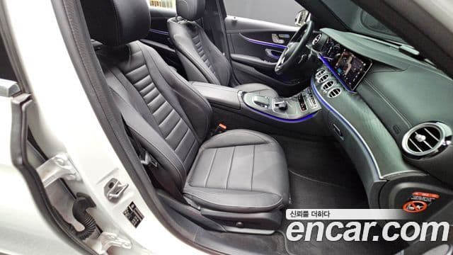 Mercedes-Benz E-Class 2023 — Фото 19/20