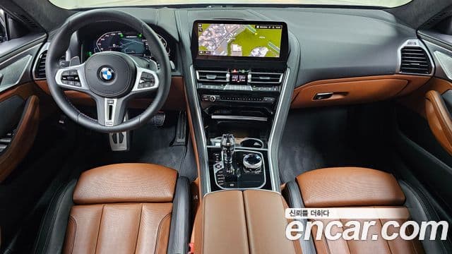 BMW 8 Series 2024 — Photo 18/32