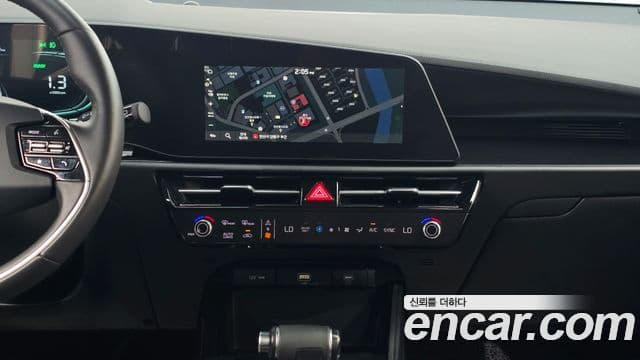 Kia Niro 2022 — фото 12 из 20