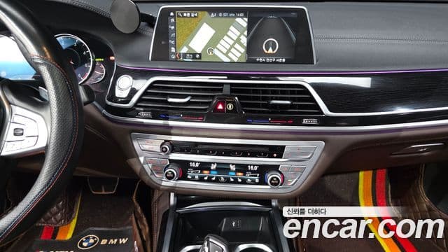 BMW 7 Series 2018 — Фото 13/20