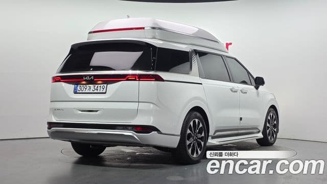 Kia Carnival 2023 — ფოტო 2/20