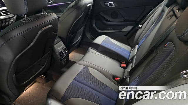 BMW 1 Series 2024 — фото 12 из 20