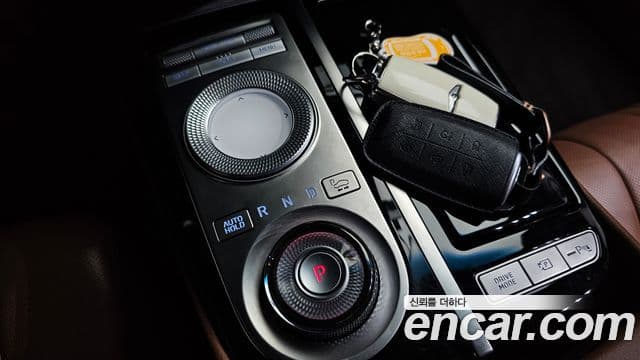 Genesis Electrified G80 2020 — фото 9 из 20