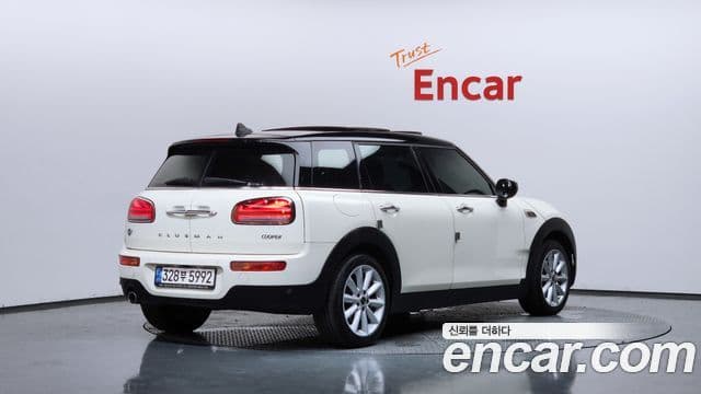 Mini Cooper Clubman 2021 — Photo 18/32