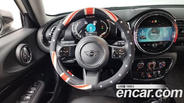 Mini Cooper Clubman 2021 — Photo 16/32