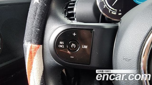 Mini Cooper Clubman 2021 — Photo 26/32