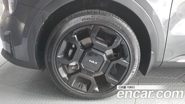 Kia Sorento 2023 — ფოტო 5/20