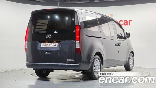 Hyundai Staria 2021 — ფოტო 2/20