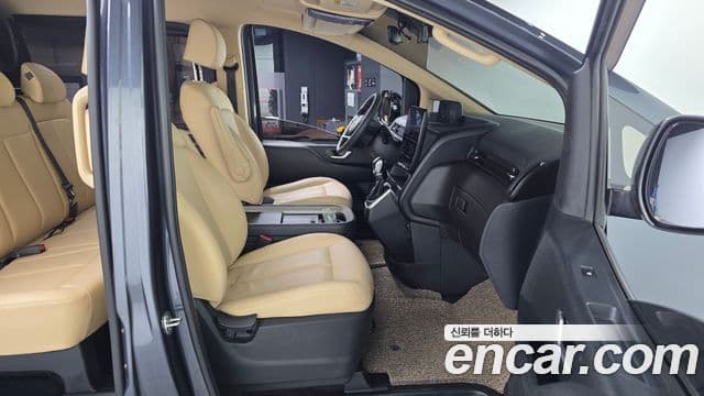 Hyundai Staria 2021 — ფოტო 11/20