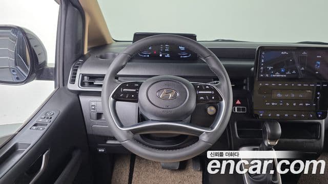 Hyundai Staria 2021 — фото 13 из 20
