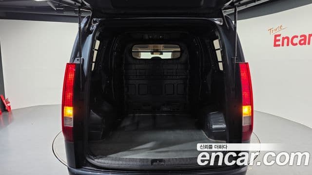 Hyundai Staria 2021 — фото 20 из 20