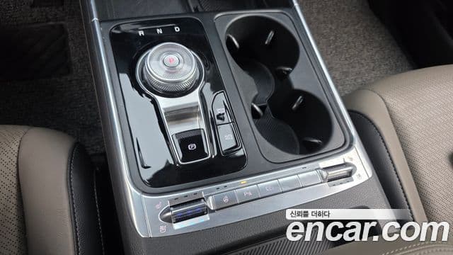 Kia Carnival 2024 — фото 9 из 20