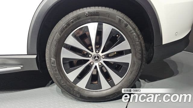 Mercedes-Benz GLE-Class 2024 — Photo 12/34