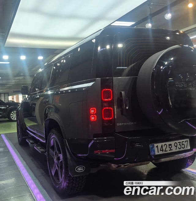 Land Rover Defender 2025 — фото 4 из 20