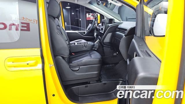 Hyundai Staria 2025 — Şəkil 11/20