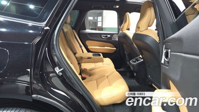 Volvo XC60 2020 — Şəkil 12/20