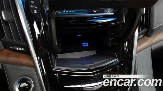 Cadillac Escalade 2018 — фото 12 из 20