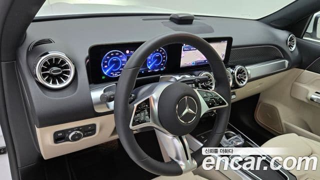Mercedes-Benz EQB 2025 — ფოტო 7/18