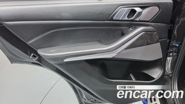 BMW X5 2023 — Photo 10/33