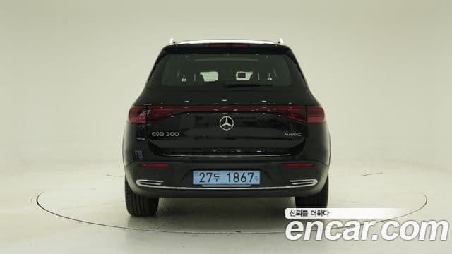 Mercedes-Benz EQB 2025 — ფოტო 8/18