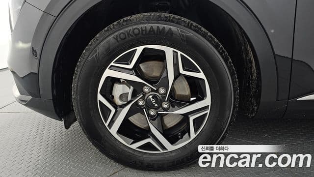Kia Sportage 2022 — ფოტო 4/20