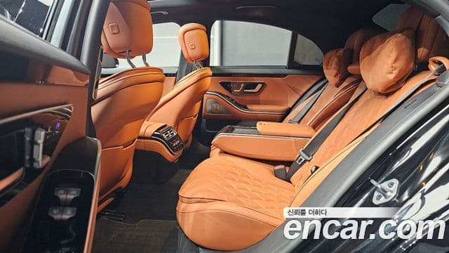 Mercedes-Benz S-Class 2022 — Photo 16/32