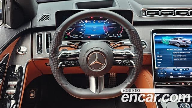 Mercedes-Benz S-Class 2022 — Photo 13/32