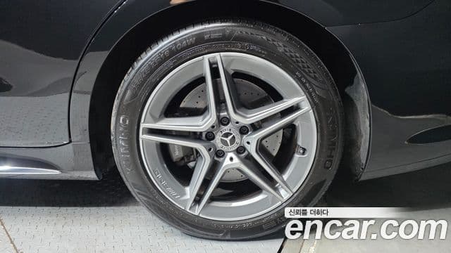 Mercedes-Benz S-Class 2022 — Photo 4/32