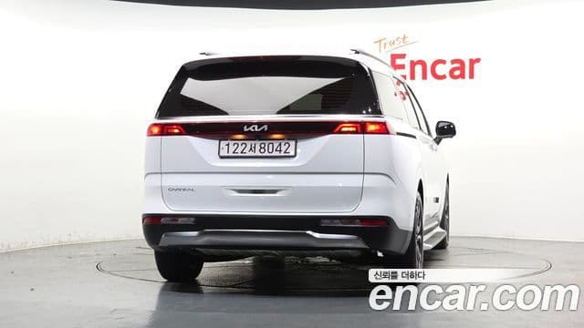 Kia Carnival 2023 — Фото 4/20