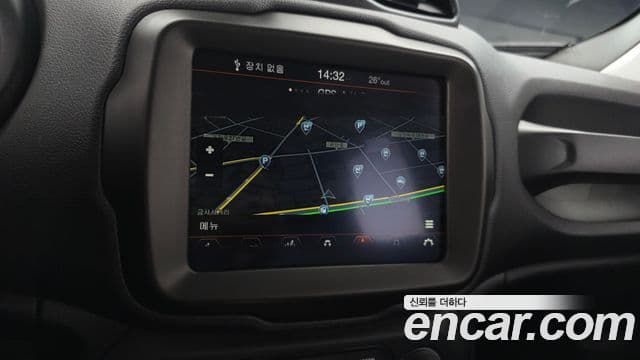 Jeep Renegade 2022 — ფოტო 16/20