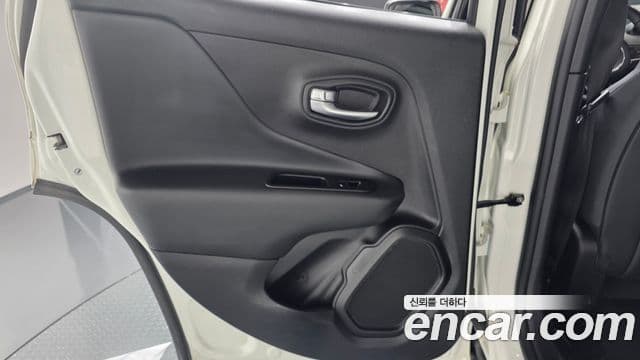 Jeep Renegade 2022 — Photo 19/35
