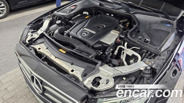 Mercedes-Benz E-Class 2019 — ფოტო 6/20