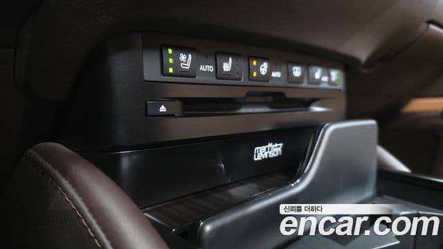 Lexus ES300h 2021 — Şəkil 19/20