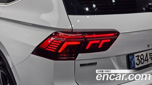 Volkswagen Tiguan Allspace 2024 — Photo 8/32