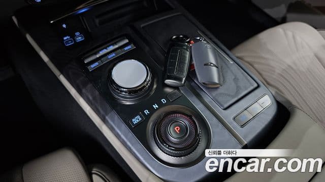 Genesis Electrified G80 2023 — фото 9 из 20