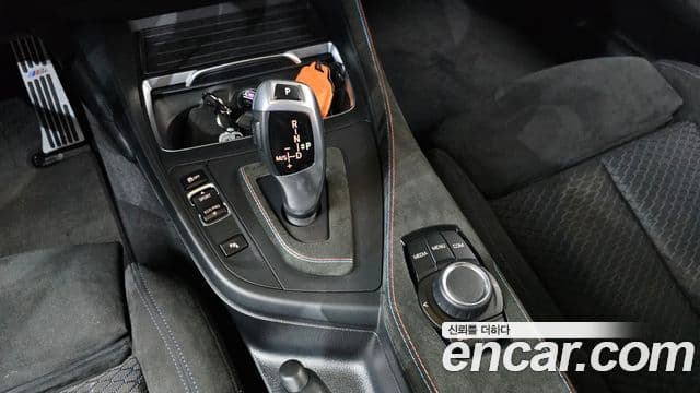 BMW 1 Series 2018 — Şəkil 9/20
