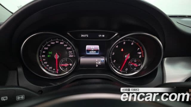 Mercedes-Benz GLA-Class 2019 — Фото 8/20