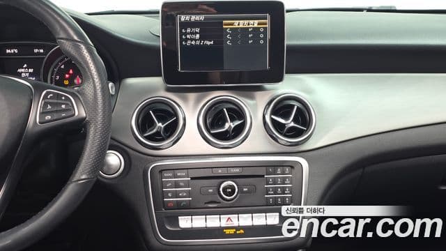 Mercedes-Benz GLA-Class 2019 — Фото 13/20