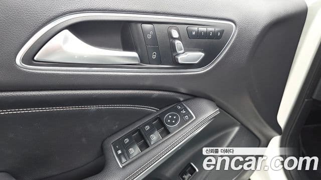 Mercedes-Benz GLA-Class 2019 — Şəkil 2/31