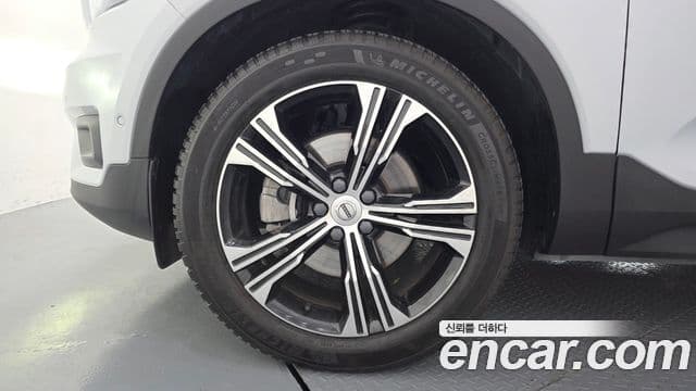 Volvo XC40 2021 — фото 5 из 20