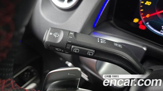 Mercedes-Benz GLB-Class 2023 — ფოტო 18/20