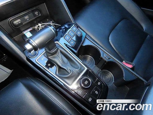 Kia Sportage 2022 — ფოტო 9/19