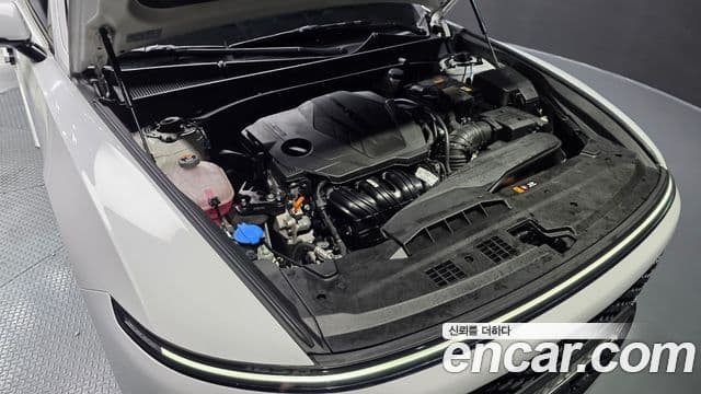 Hyundai Grandeur 2023 — ფოტო 5/20
