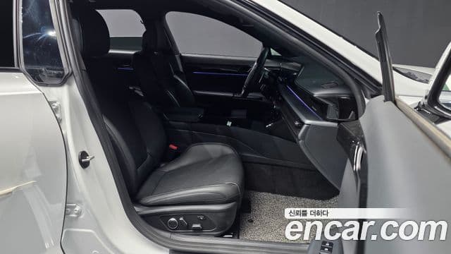 Hyundai Grandeur 2023 — ფოტო 11/20